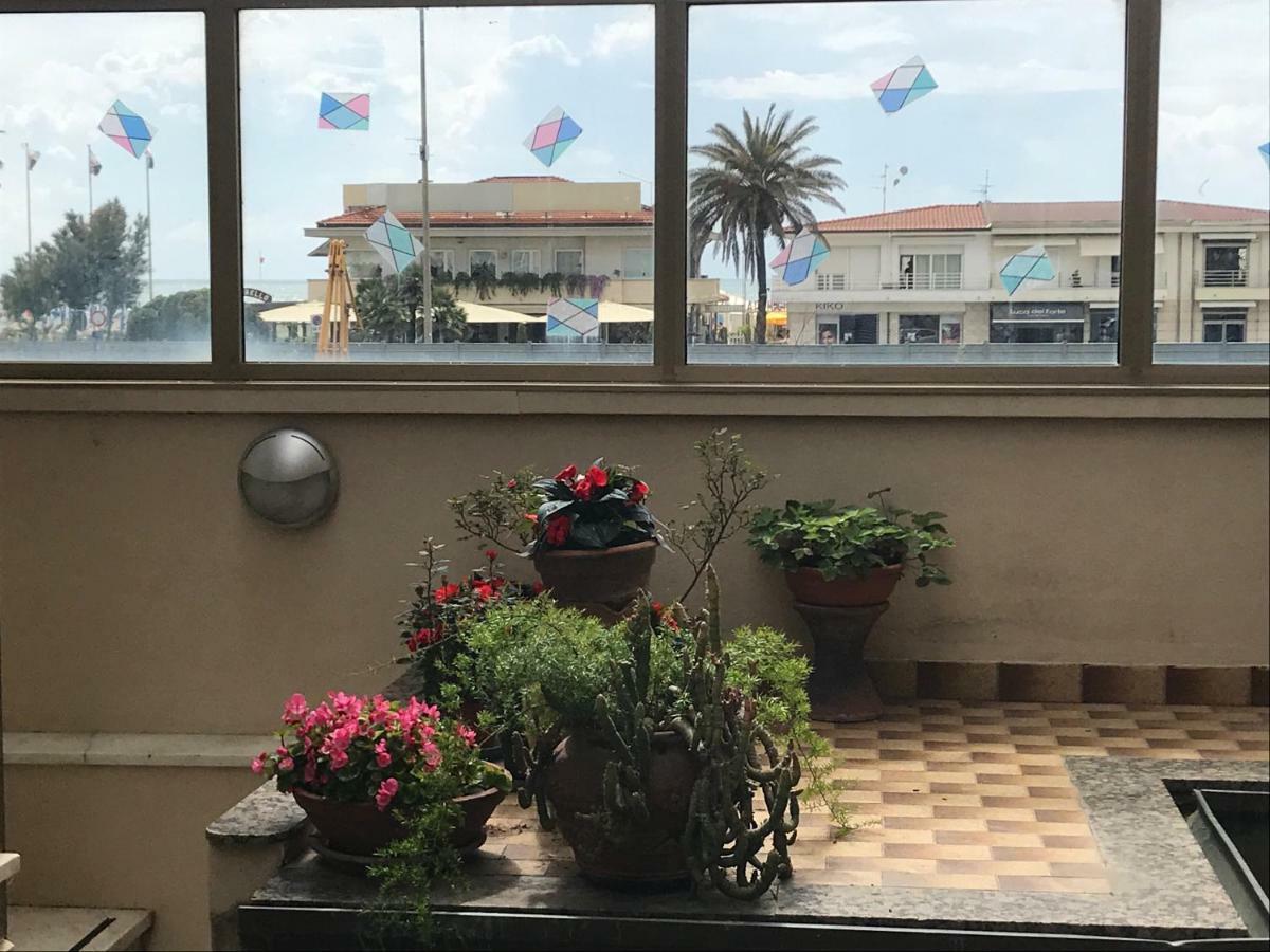 Casa Celeste Apartment Viareggio Luaran gambar