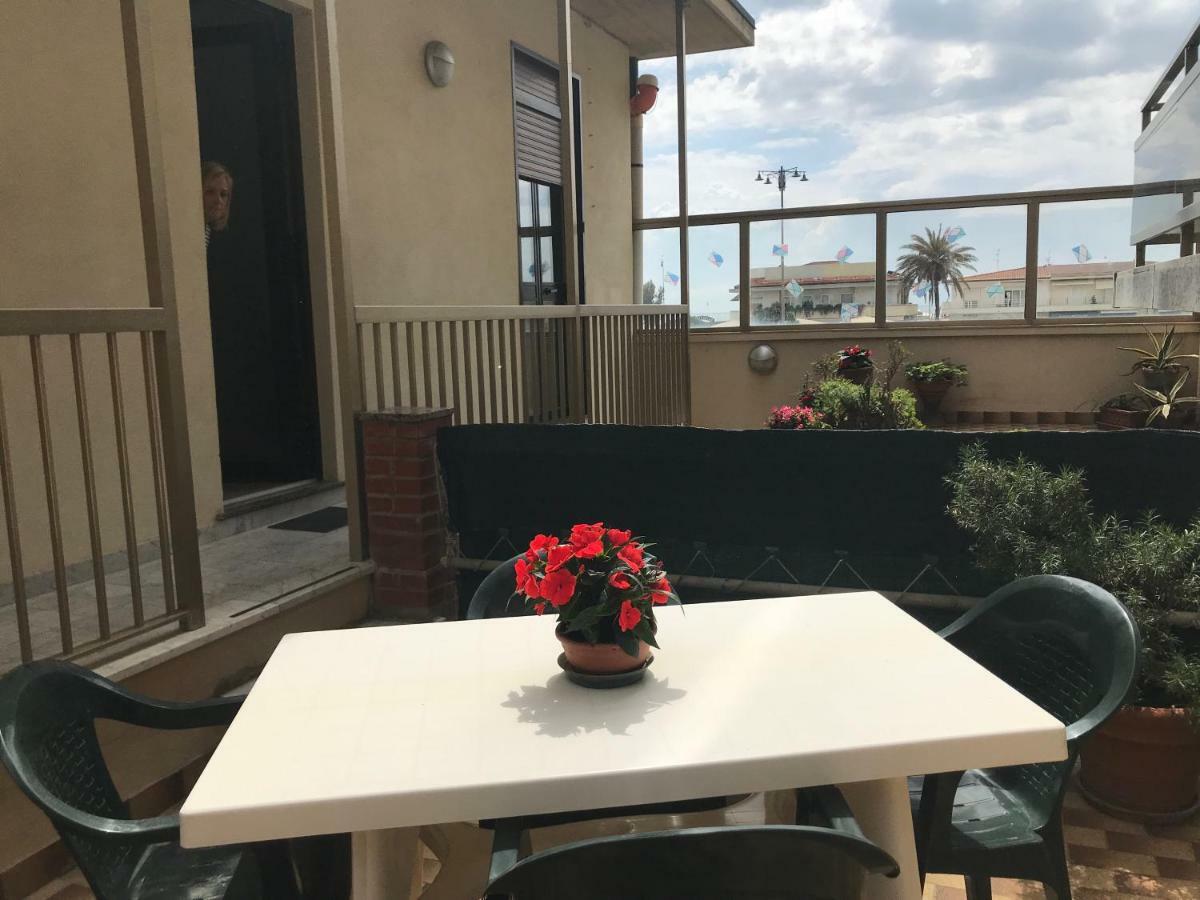 Casa Celeste Apartment Viareggio Luaran gambar